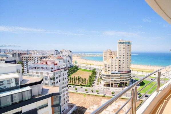 Unclassified image, 1 of 23, button