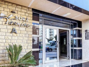 Unclassified image, 5 of 23, button