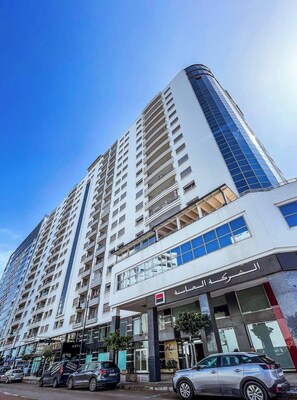 Exterior - Stylish 2-bedroom apartment in Tangier with ocean views, central location, and beach access. (Tangier)