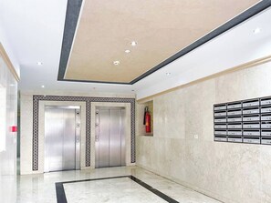 Unclassified image, 2 of 23, button