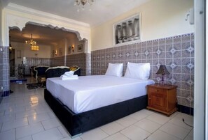 6 Schlafzimmer, Bügeleisen/Bügelbrett, Internetzugang, Bettwäsche