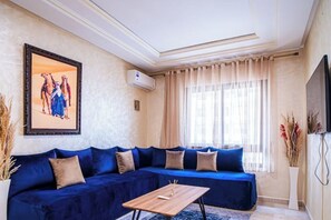Living area - Best Convenient 2-bedroom apartment (Tangier)