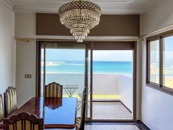 Unclassified image, 1 of 20, button