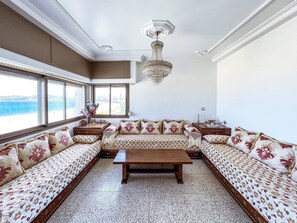 TV, offices - Stunning 3-bedroom apartment  with panoramic ocean views, located in the heart of Tangier´s playa (Tangier)