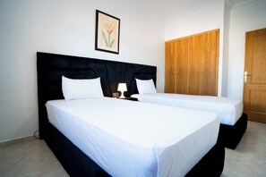 Unclassified image, 5 of 20, button