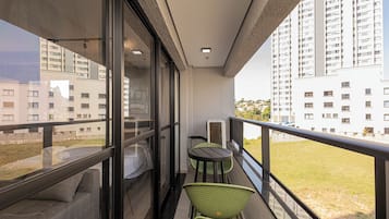 Premium dubbelrum - utsikt mot staden | Balkong