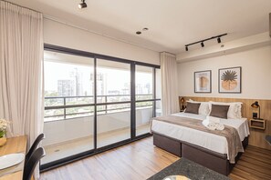 Kamar Double Premium, pemandangan kota | Ruang kerja ramah laptop, Wi-Fi gratis, dan seprai linen