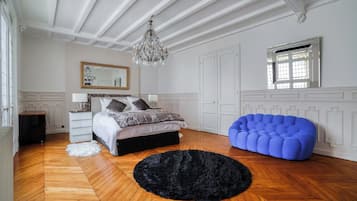 4 bedrooms, iron/ironing board, free WiFi, bed sheets