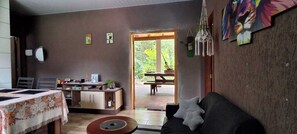 Smart TV, fireplace, books - Beautiful House! Enjoy nature and cool off in the pool. (Morretes)