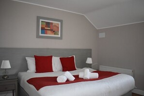2 habitaciones, tabla de planchar con plancha y acceso a internet