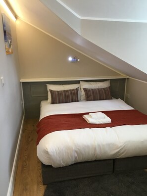 1 bedroom, iron/ironing board, Internet, bed sheets