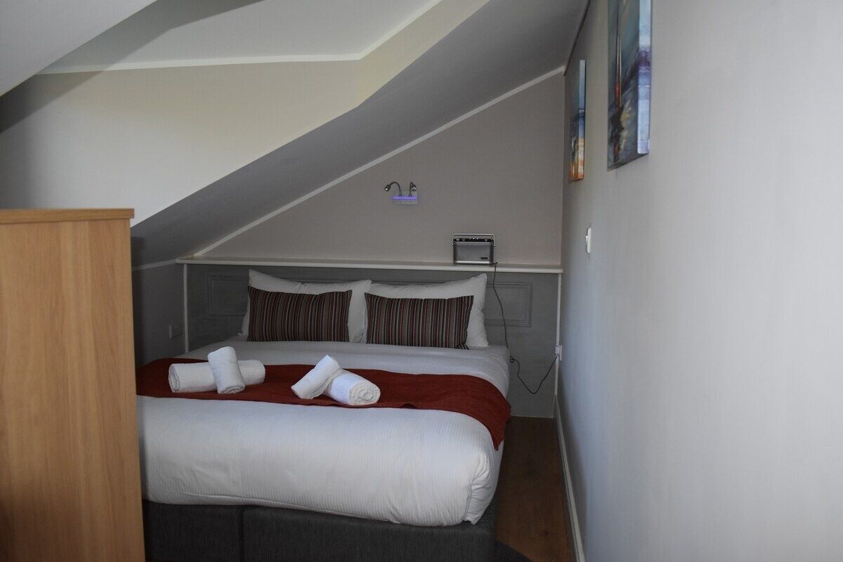 1 bedroom, iron/ironing board, Internet, bed sheets