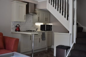 Fridge, microwave, oven, stovetop - Alensgrove Maisonette D (Leixlip)