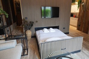 1 bedroom, iron/ironing board, internet
