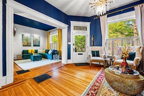 Smart TV, fireplace, books