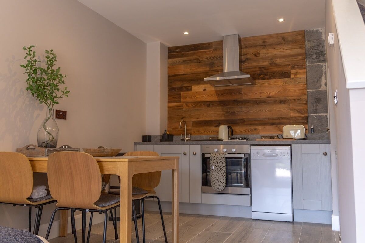 Fridge, cookware/dishes/utensils, spices