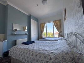 Room 1 - Double room | Free WiFi, bed sheets