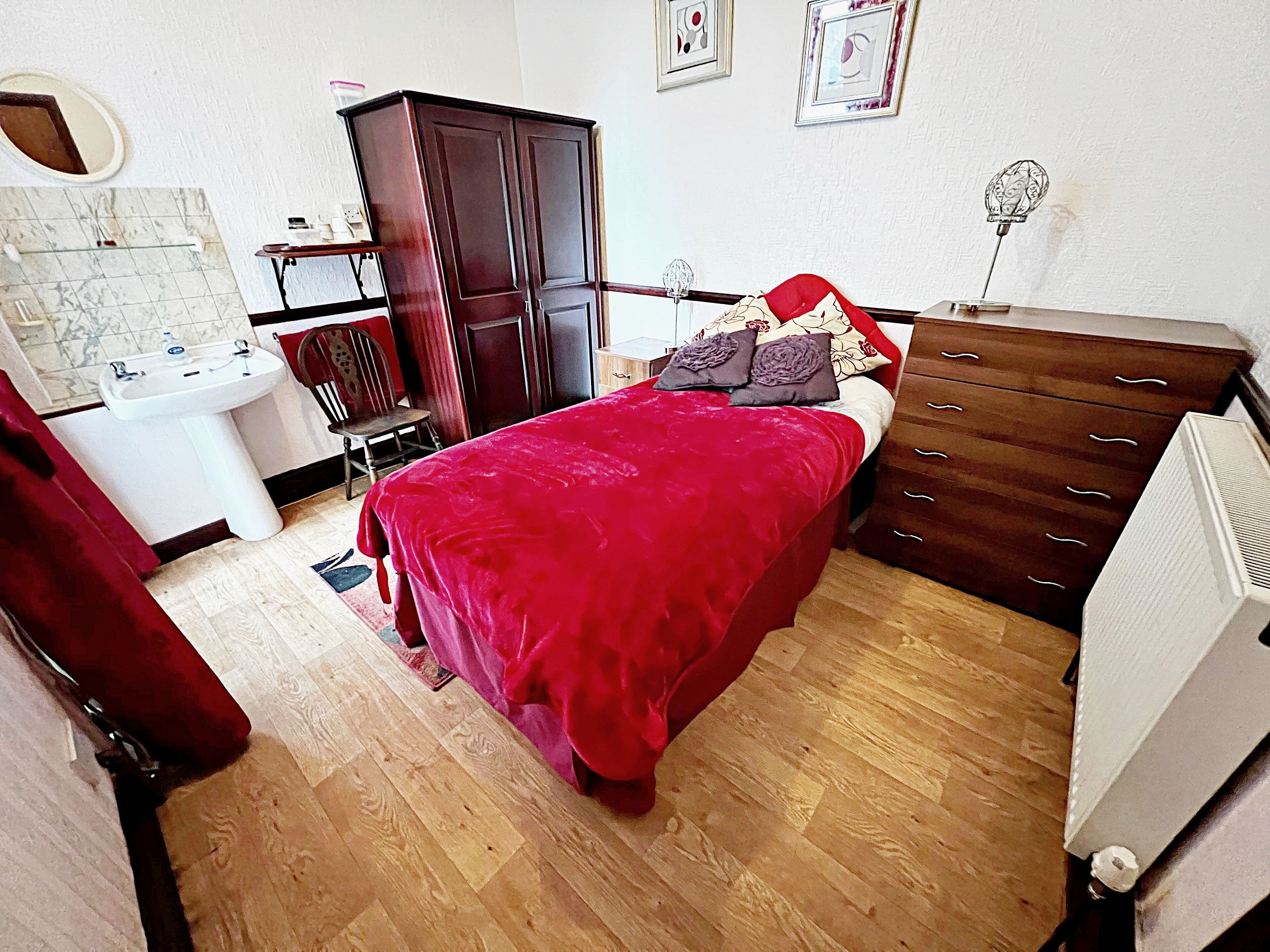 Wifi gratis y ropa de cama 