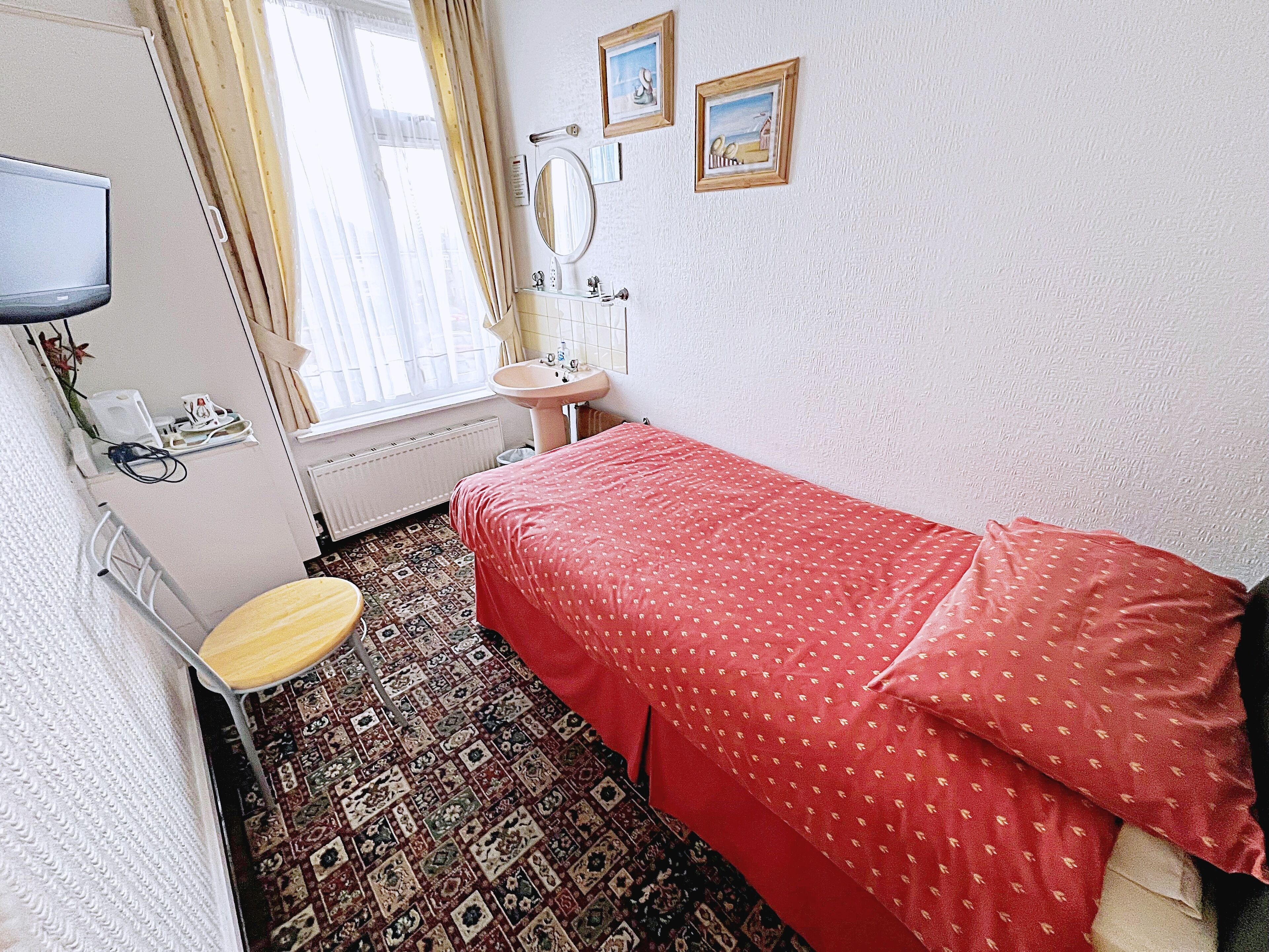 Chambre Simple, 1 lit une place | Wi-Fi gratuit, draps fournis