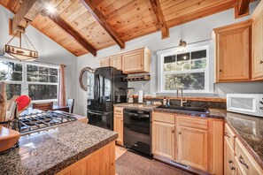 Private kitchen - Alder Adventure | Truckee (Truckee)