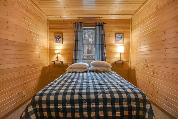 2 chambres, fer et planche à repasser, Wi-Fi, draps fournis