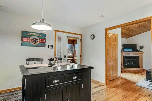 Romantic Luxe cabin in beautiful New Lisbon