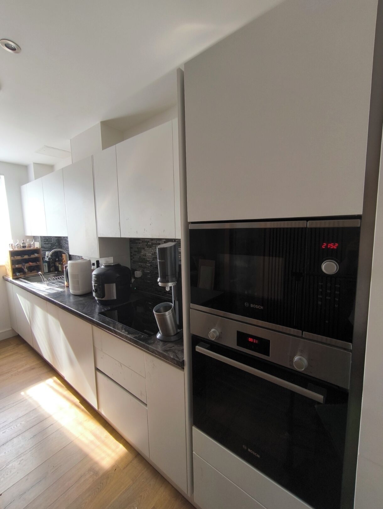 Micro-ondas, fogão, lava-louças