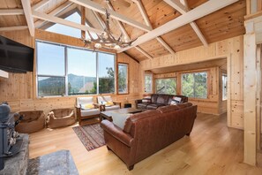 Smart-TV, peis og fotballspill