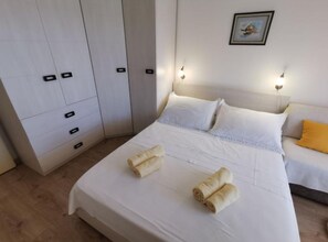 1 bedroom, internet, bed sheets