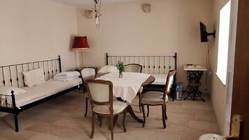 1 Schlafzimmer, Bügeleisen/Bügelbrett, Internetzugang, Bettwäsche