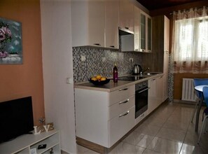 Refrigerador, microondas, horno, lavavajillas
