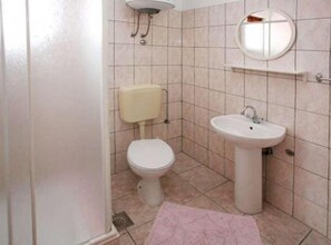 Ducha, secador de pelo, toallas