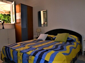 Iron/ironing board, internet, bed sheets - Apartments K Supetar  Studio Apartment (Supetar)