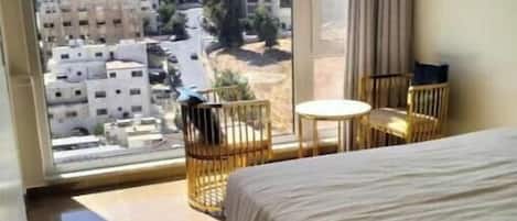 10 chambres, accĂšs Internet, draps fournis