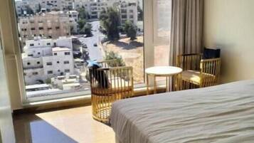 2 habitaciones, acceso a internet y ropa de cama