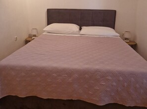 2 habitaciones, acceso a internet y ropa de cama