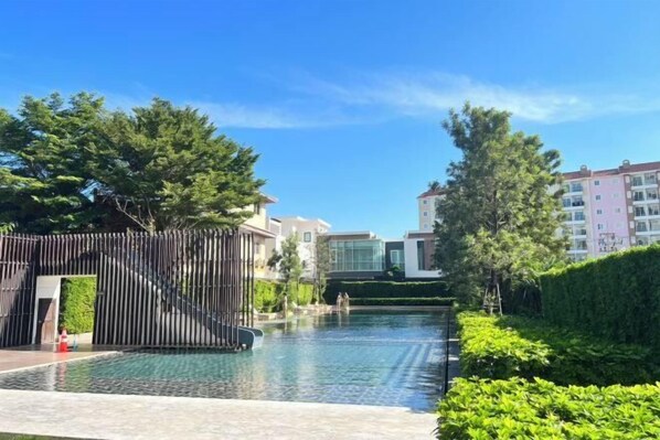 Pool - Veranda Residence 1Bed By Thita (Sattahip)