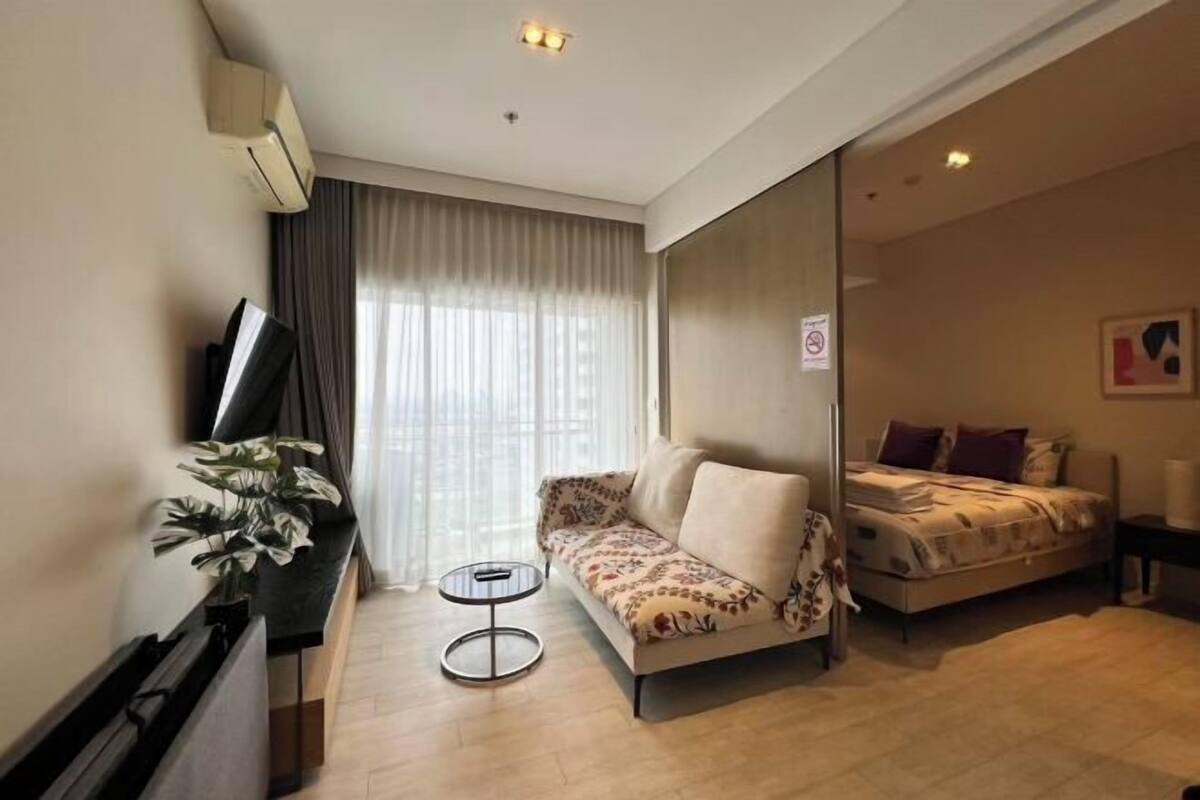 Cribs/infant beds