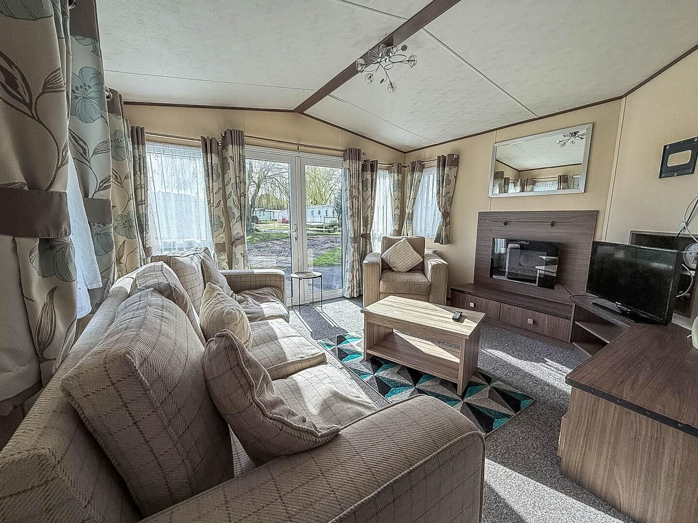 Great 6 Berth Caravan At Southview Holiday Park Near Skegness Ref 33052s - Skegness
