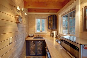 Fridge, microwave, stovetop, coffee/tea maker - Ski, Hike, Relax By Water: Rustic McCall Tiny Home (McCall)