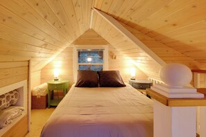 1 bedroom, iron/ironing board, internet, bed sheets - Ski, Hike, Relax By Water: Rustic McCall Tiny Home (McCall)