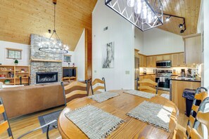 Dining - Play Golf & Tennis: Family Escape in Cashiers! (Cashiers)