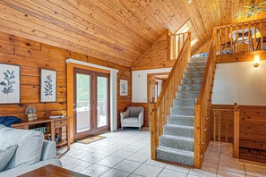 TV, fireplace, stereo - Hyco Lake Escape w/ Deck & Dock: Families Welcome! (Semora)