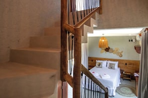 Habitación cuádruple de lujo, vistas a la piscina | Wifi gratis