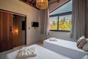 Chambre Quadruple Luxe, vue piscine