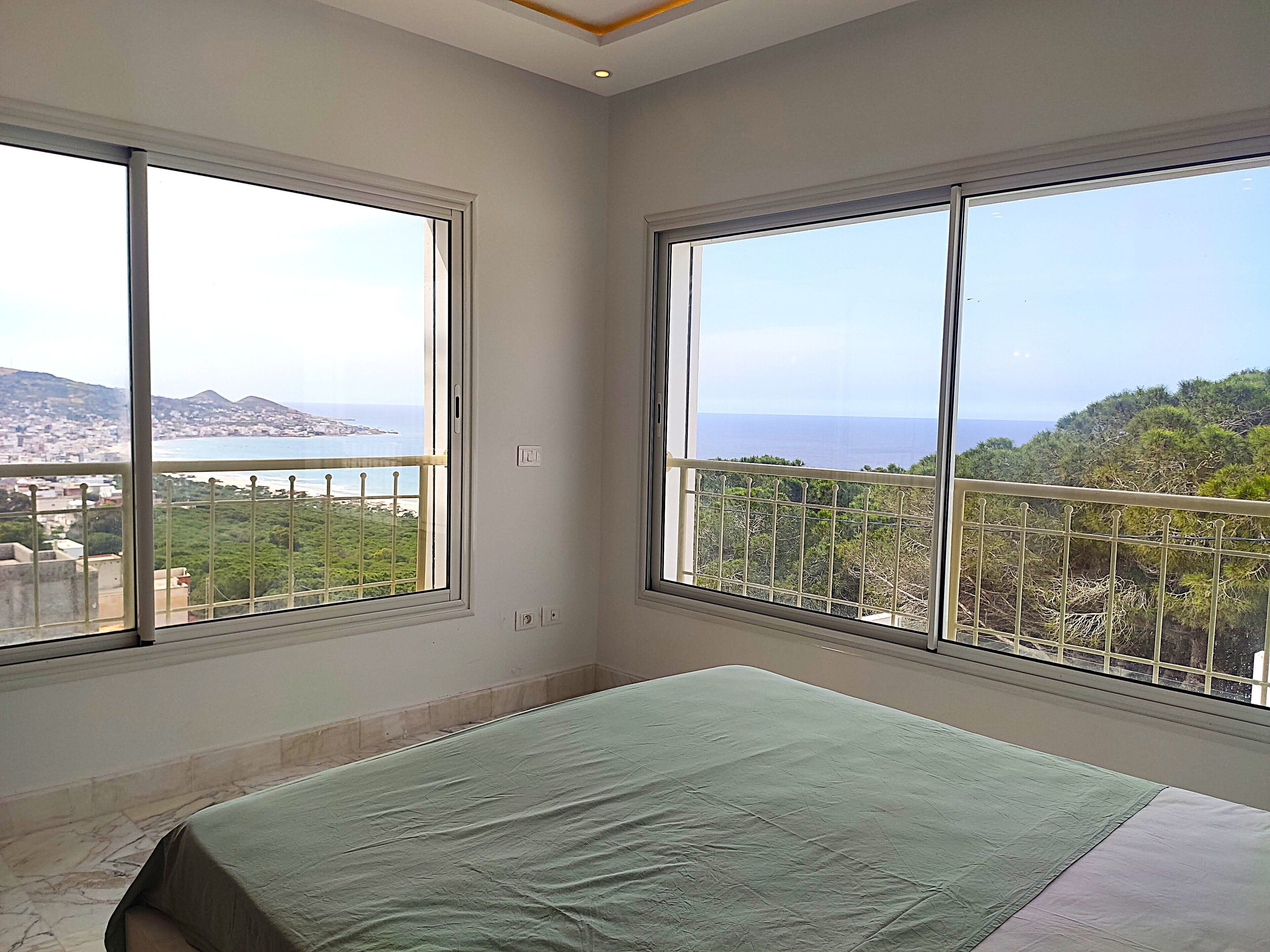 5 makuuhuonetta, silitysrauta/-lauta, Wi-Fi, vuodevaatteet