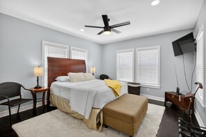 2 chambres, fer et planche à repasser, Wi-Fi, draps fournis