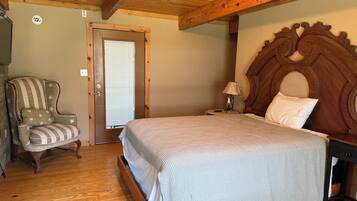 5 bedrooms, free WiFi, bed sheets