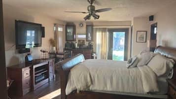 1 habitación, tabla de planchar con plancha, wifi y ropa de cama