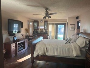 1 soverom, strykejern/-brett, wi-fi og sengetøy